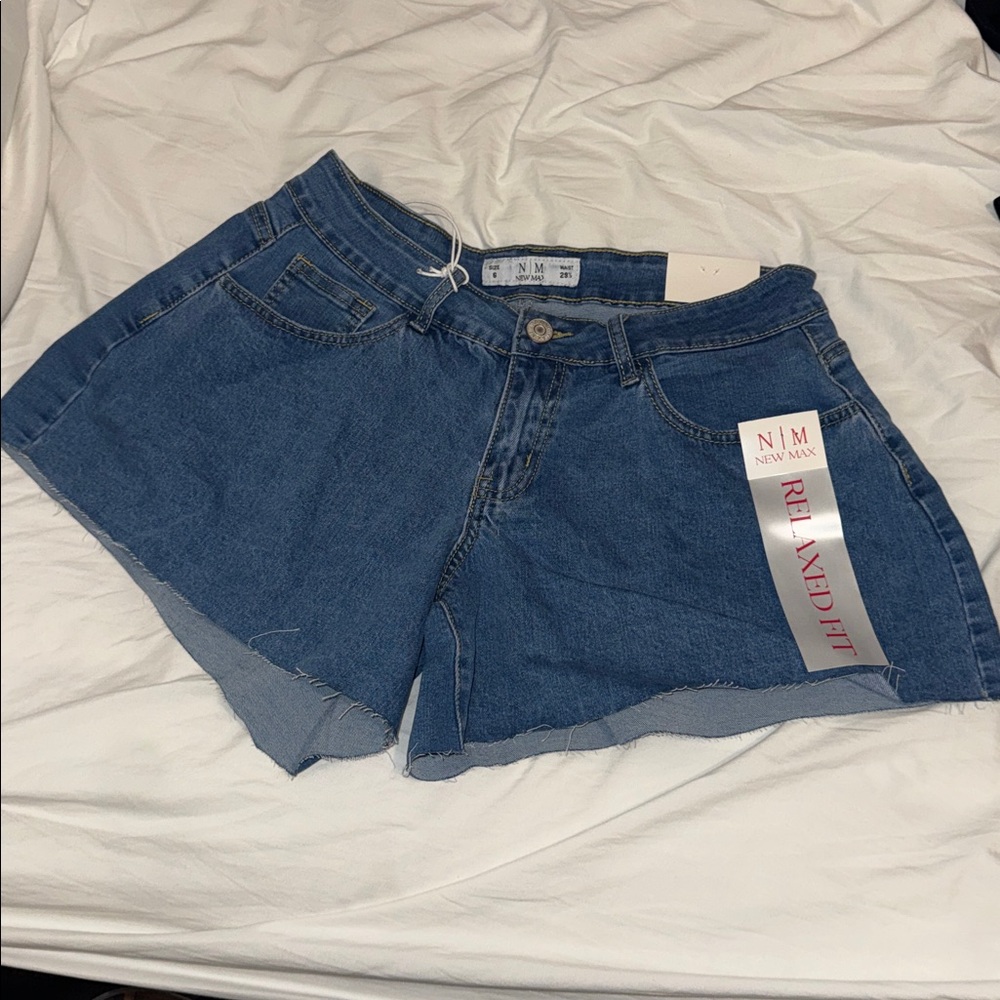 Women's Blue Denim Shorts . Never worn . - Picture 4 of 4